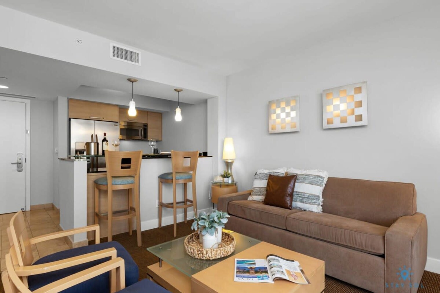 Building Photo - 18683 Collins Ave