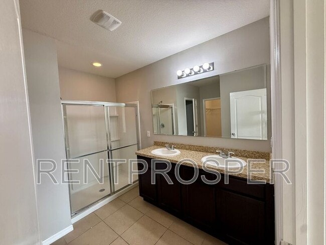 Building Photo - 4222 Roberta Dr