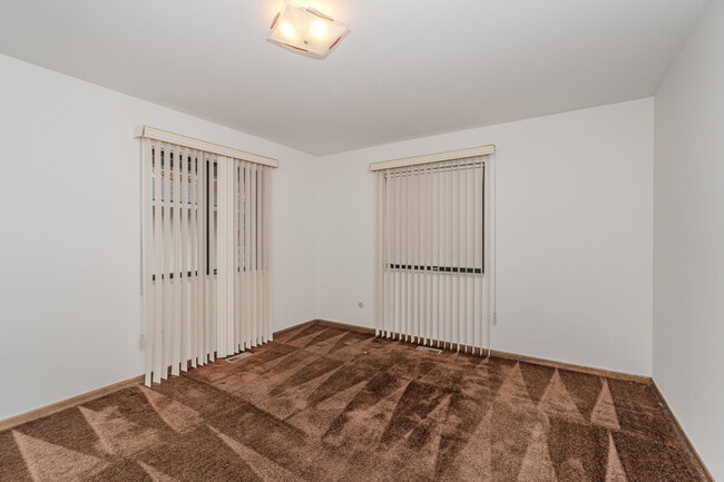 Building Photo - 22745 Wrexford Dr