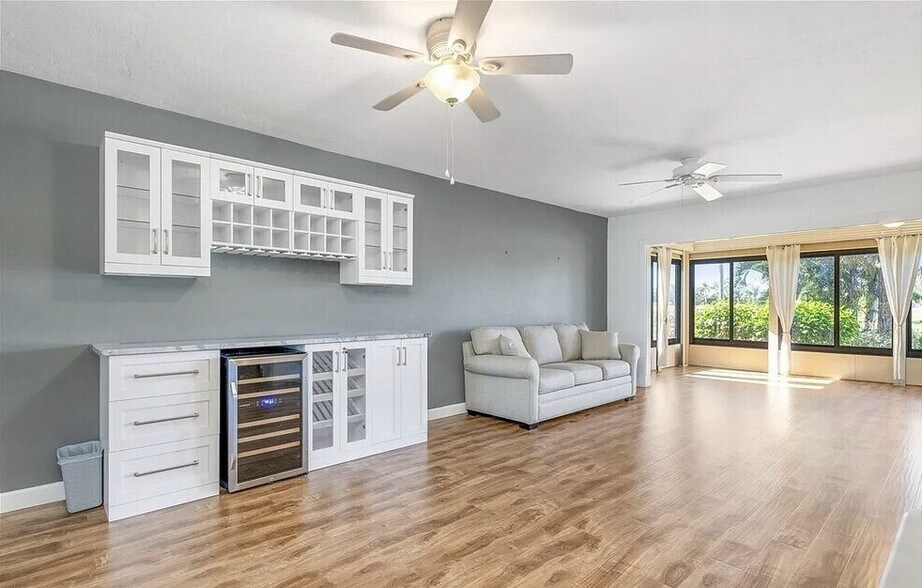 Building Photo - 5625 Trailwinds Dr