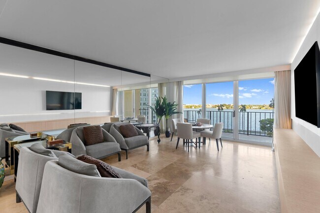 Building Photo - 1801 S Flagler Dr