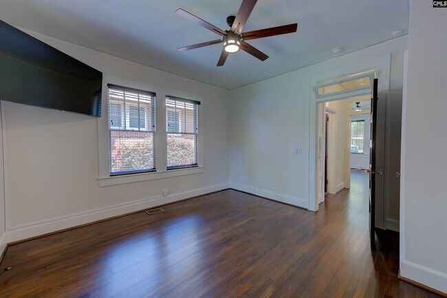Building Photo - 2405 Sumter St