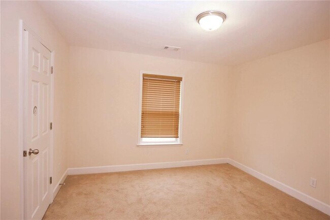 Building Photo - 2588 Cannon Farm Ln