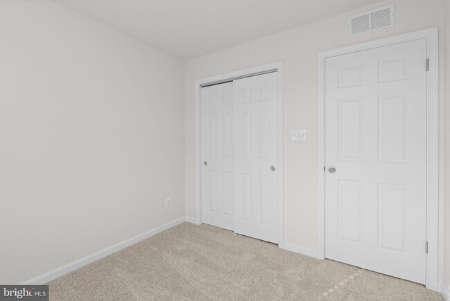 Building Photo - 377 Tumblers Wy