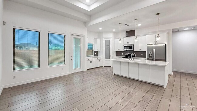 Building Photo - 5106 Sebastian Dr