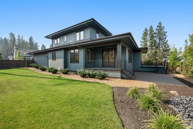 Building Photo - 2971 NW Polarstar Ave