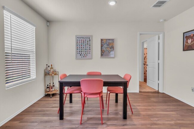 Building Photo - 209 Wishbone Ln