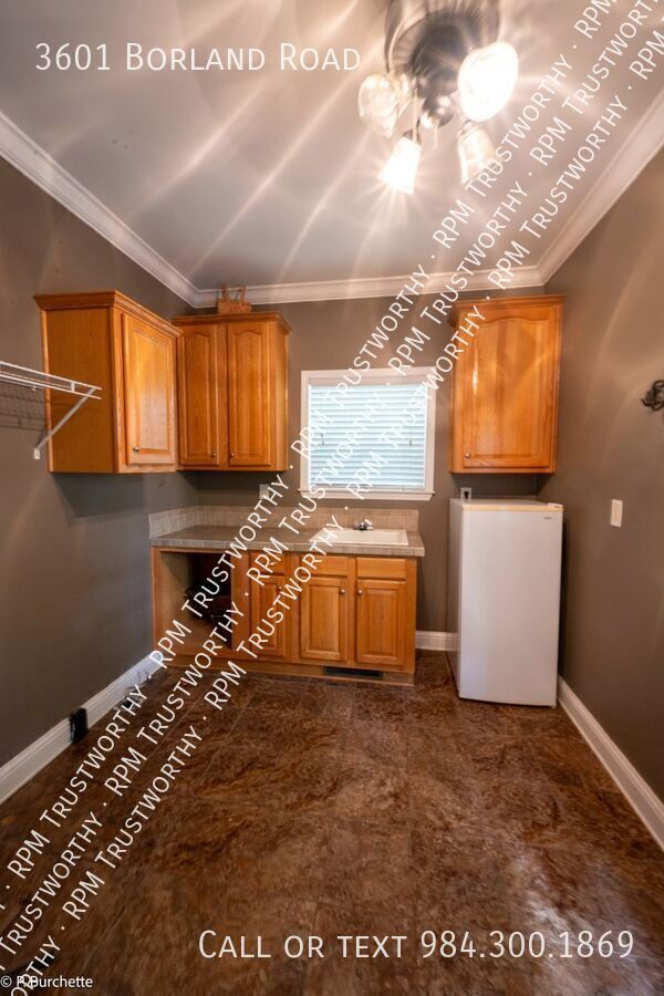 Building Photo - 3601 Borland Rd