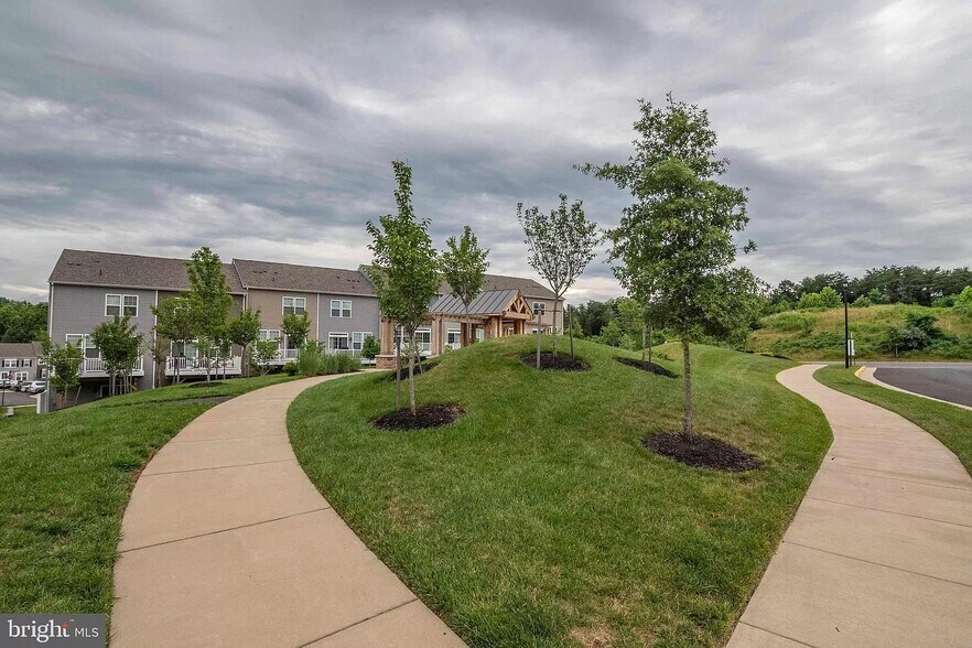 Building Photo - 6002 Camerons Ferry Dr
