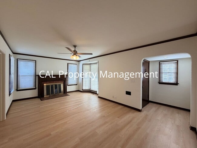 Building Photo - 3 Bed/2 Bath Single Level Home!