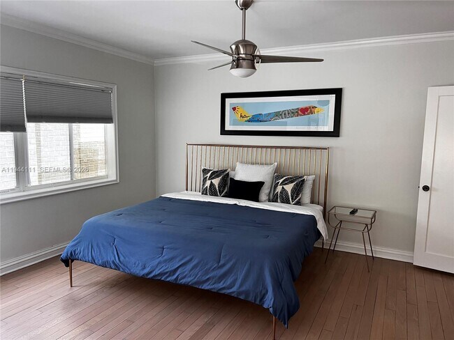 Building Photo - 2301 S Miami Ave