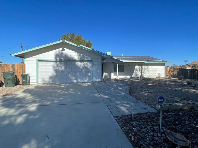 Building Photo - Apple Valley- 3 Bedrooms, 2 Bathrooms, Sol...