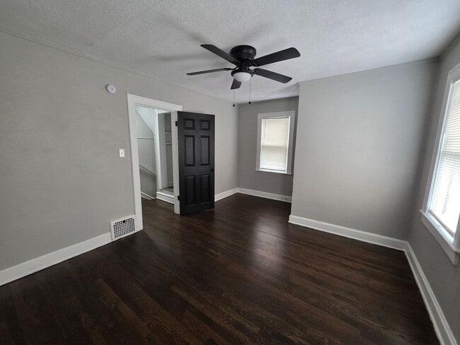 Building Photo - Spacious 4 Bedroom Home with Classic Charm