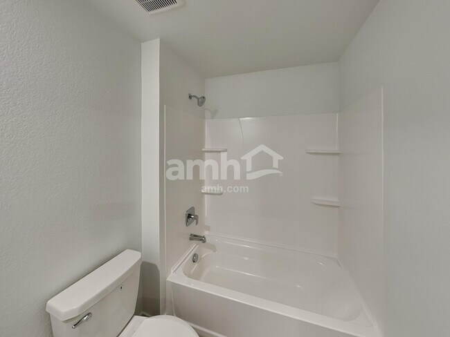 Building Photo - 6620 S Newbern St