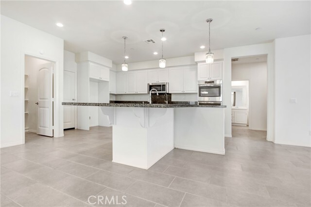 Building Photo - 5594 Skimmer Dr