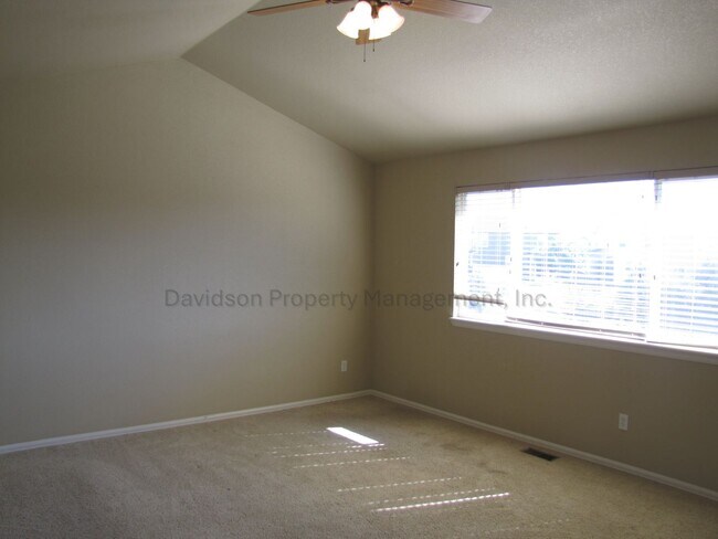 Building Photo - Spacious 3 Bedroom House in Southeast Colorado Springs