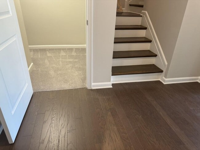 Building Photo - 381 Northaven Ave