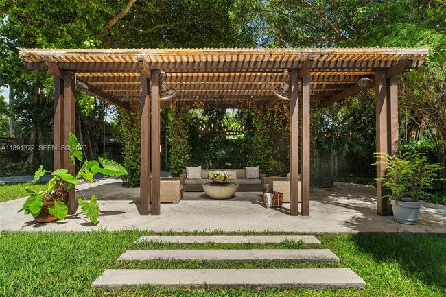 Building Photo - 575 Bay Point Rd