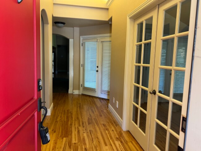 Building Photo - 61 S Grandean Way