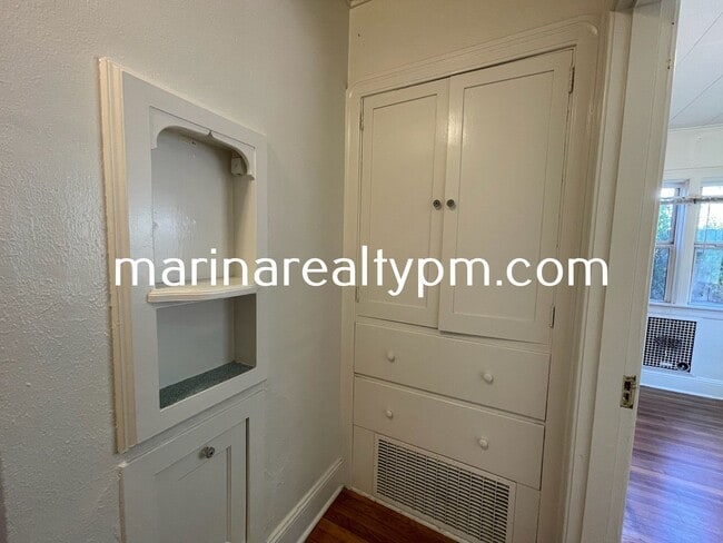 Building Photo - Coming Soon! Charming 3 bedroom, 2 bathroom home located in the Vista area near Vallejo High School