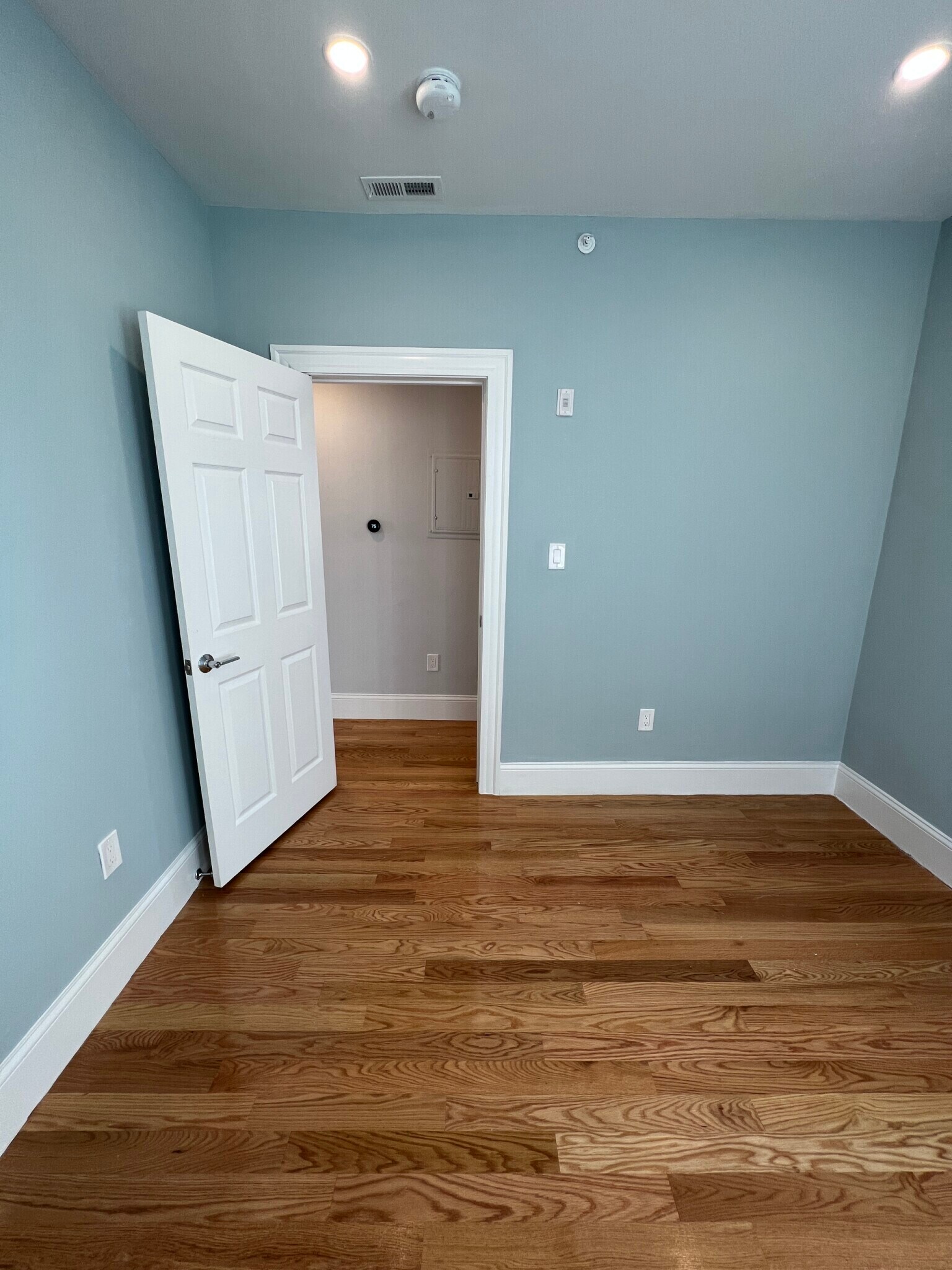 Building Photo - 73 Winchester St