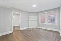 Building Photo - 1316-1318 Woods Run Avenue - 1318 Woods Ru...