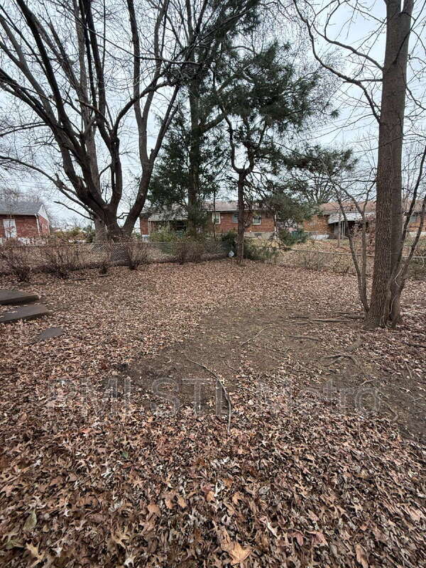 Building Photo - 9350 Duenke Dr