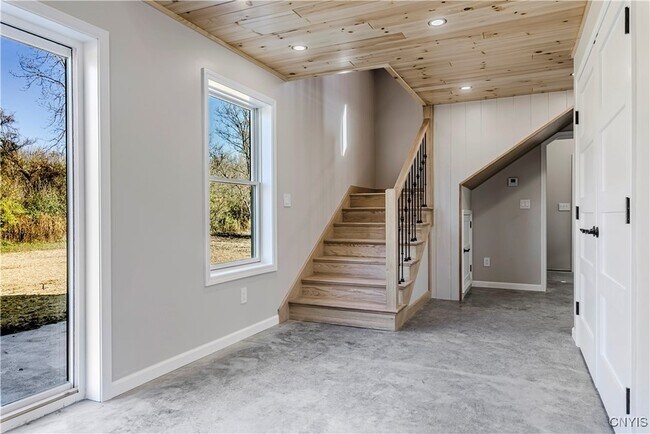 Building Photo - 118a Kirkland Ave