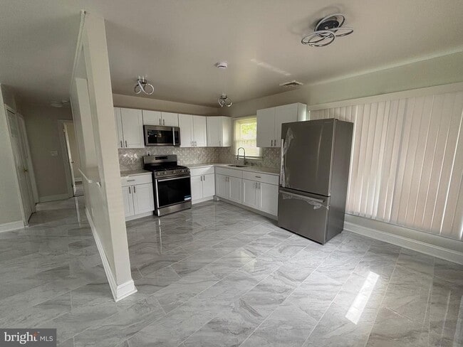 Building Photo - 35 Blueberry Ln