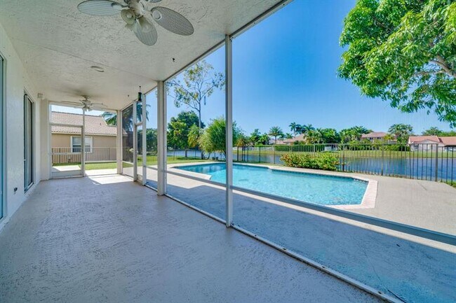 Building Photo - 558 Stonemont Dr