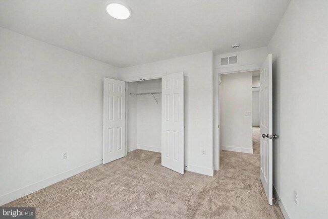 Building Photo - 104 Madison dr