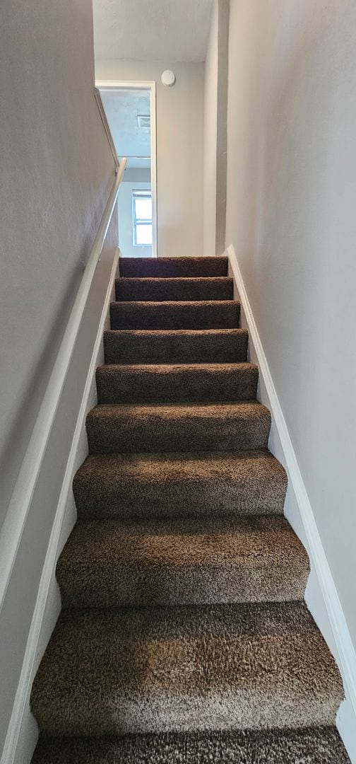 Building Photo - Cozy 2 bed 1 bath  townhouse with attached...