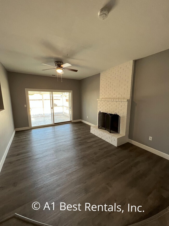 Building Photo - 2701 Hemminger Way