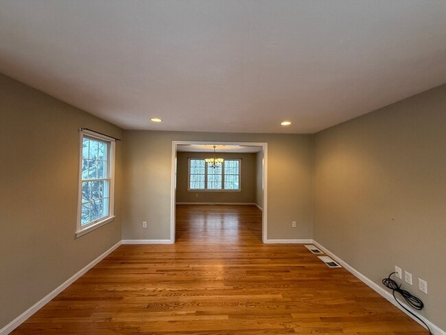 Building Photo - 25 Wren Terrace