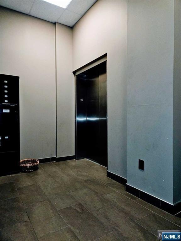 Building Photo - 6 Madison Ave