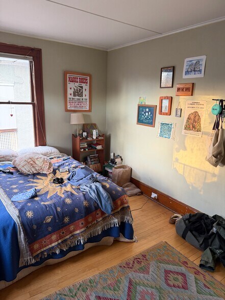 Building Photo - 289 S Winooski Ave