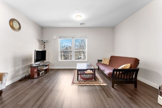 Building Photo - 999 Hancock St