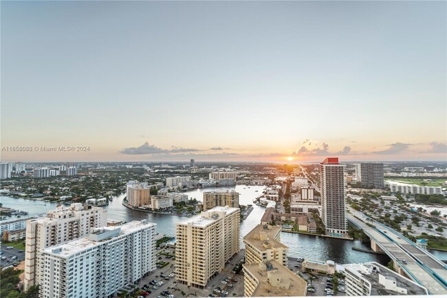 Building Photo - 1800 S Ocean Dr