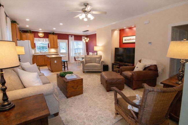 Building Photo - 418 Price Dr