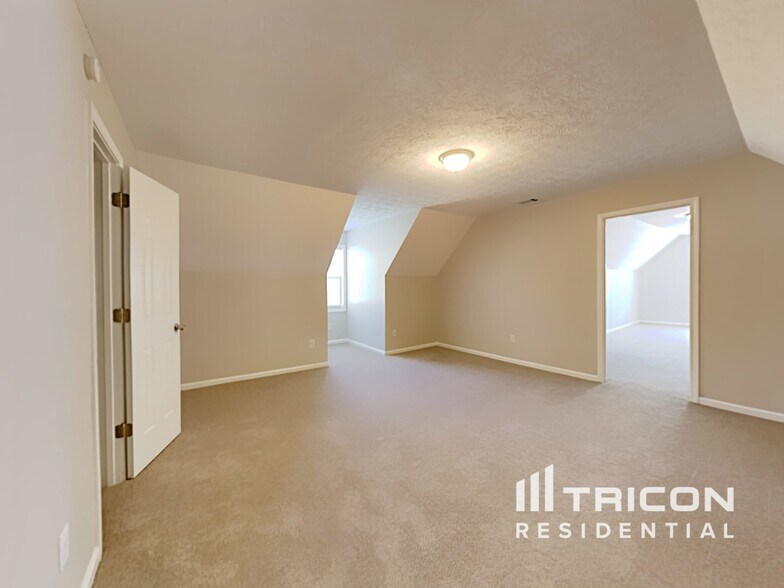 Building Photo - 712 Kings Ct