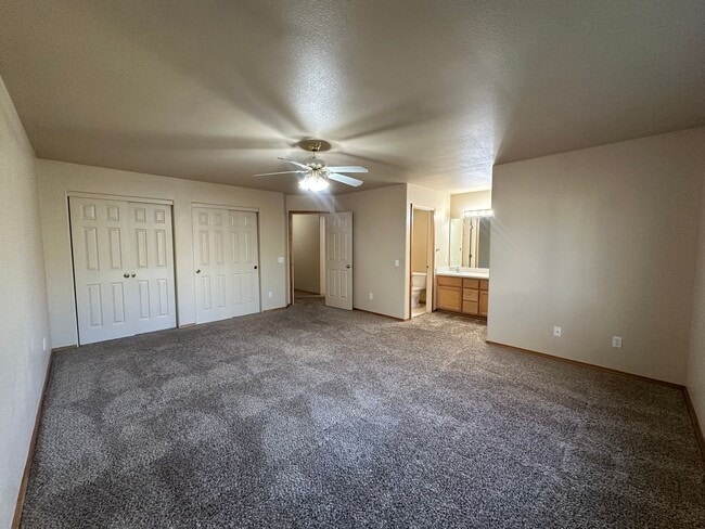 Building Photo - Ranch Style Home in NE Bend!  Fenced in backyard!