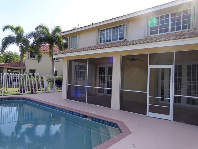 Building Photo - 991 Crestview Cir