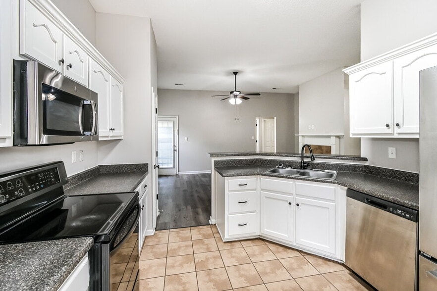 Building Photo - 316 Vaiden Ridge Dr N