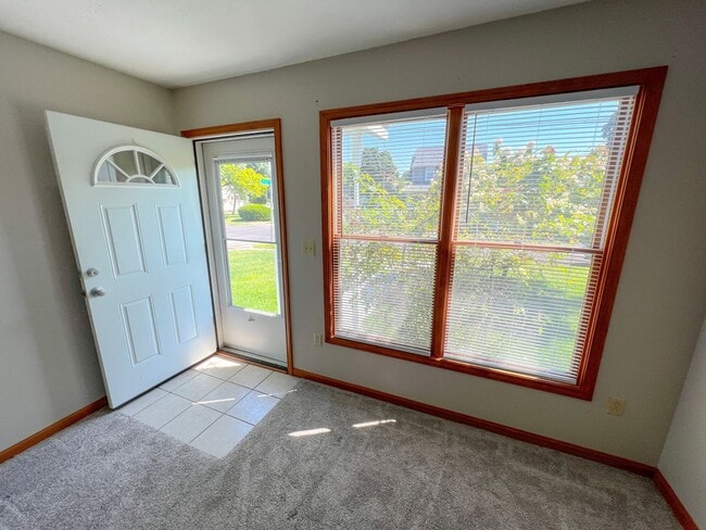 Building Photo - Gorgeous 3BR Ranch Rental Home in Newark - Available Mid August!