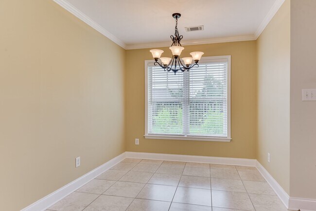 Building Photo - 2110 Red Maple Terrace