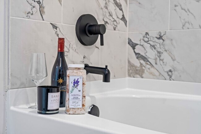 Building Photo - 617 N 12th St