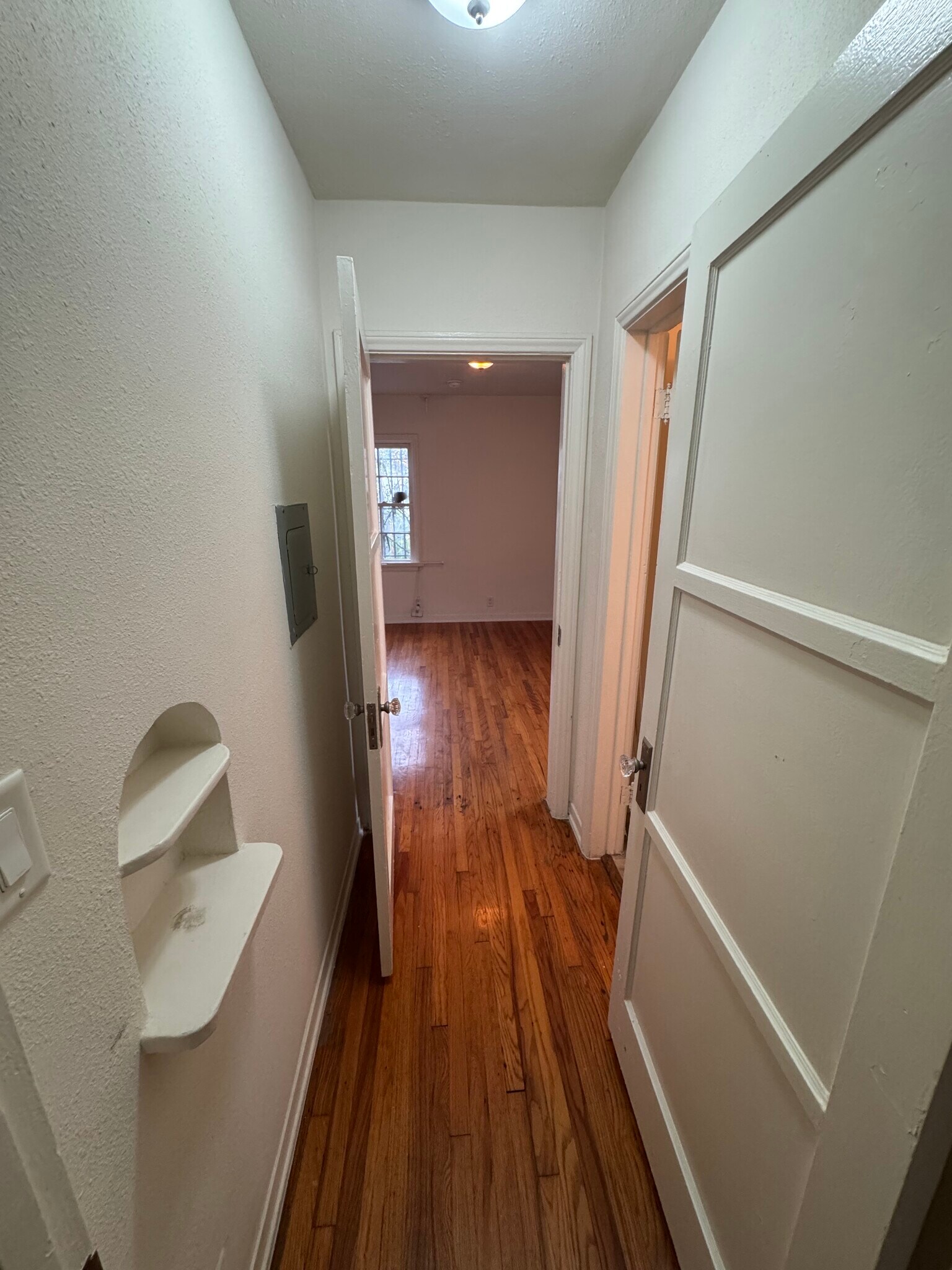 Building Photo - 5767 San Vicente Blvd