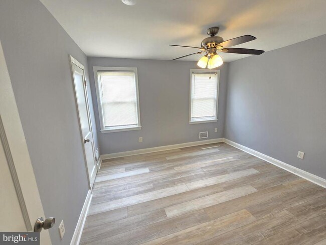 Building Photo - 3736 Elmley Ave