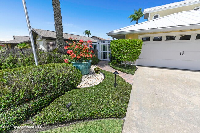 Building Photo - 2230 Sykes Creek Dr