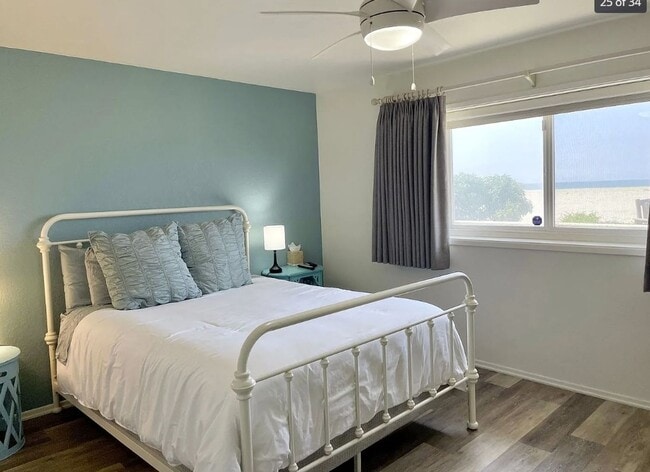 Building Photo - 4025 Ocean Dr